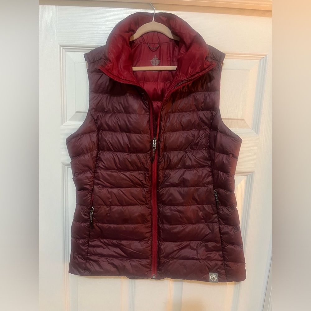 REI co-op women’s vest size medium